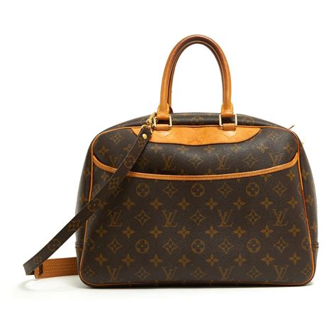 lv deauville with strap|Question about the Deauville .